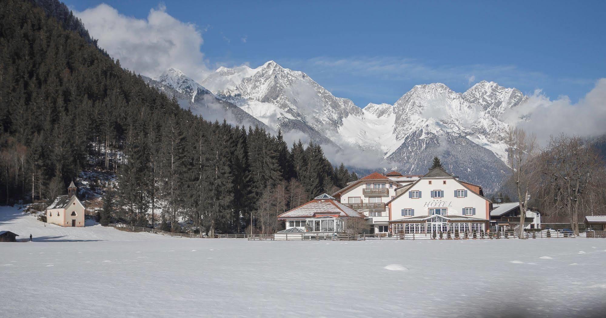 Hotel Bad Salomonsbrunn ラズン・ディ・ソプラ エクステリア 写真